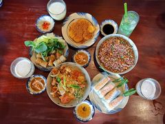 -Cuc Gach Quan Restaurant