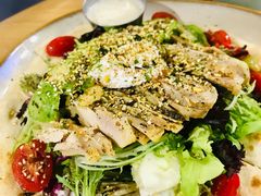 照烧鸡肉配牛油果拉法沙拉-HELLO 27 意面·沙拉·帕尼尼