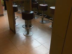 大堂-麦当劳(龙洞店)