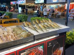 -席娜卡琳火车铁道夜市