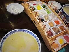 -香麒园·过桥米线·南湖雅宴