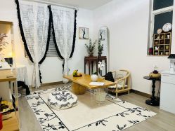 -闺蜜瑜伽·普拉提女性塑形馆