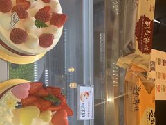 -花花卷卷·鲜食蛋糕(静安久光百货店)