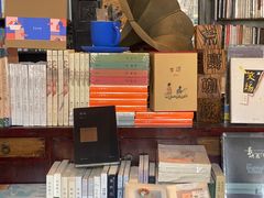 -荒岛书店(黄县路店)