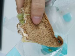 -全家便利店(江湾镇站店)