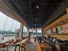靠窗位-星巴克臻选(成都环球乐天店)