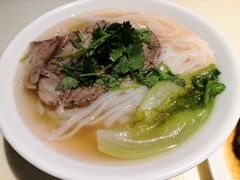 清汤牛腩汤面-龙记烧腊茶餐厅(常德路店)