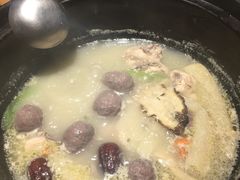 -洪氏嗨捞·广东猪肚鸡·椰子鸡火锅(西咸万象城店)
