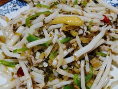 太湖芦苇根炒肉丝-呼吸森林·生态农庄农家乐私房菜