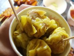 -席娜卡琳火车铁道夜市