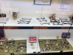 -MiRi眼镜连锁·蔡司·尼康控优点合作店(莘庄店)