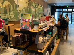 自助取餐区-星巴克(广州百信广场东区店)