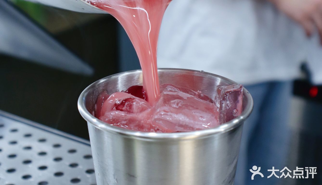 长乐路微醺时刻，小酌新潮人手一杯 