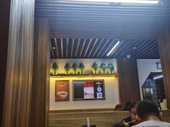 大堂-亮亮面馆(经六路店)