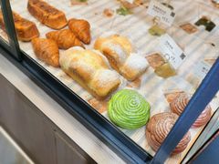 -顶东面包花园·生日蛋糕(世博店)