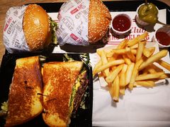 -The Habit Burger Grill 哈比特汉堡(复兴soho店)