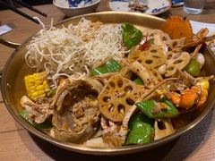 -臻鲜燕海鲜融合餐厅(金陵style店)