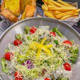 点单不用纠结口味😛一米长披萨满足4️⃣个味道