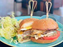 牛肉汉堡-莫多多餐厅