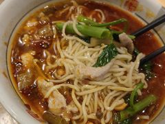 -呼啦面馆·头牌豌杂面(建新东路店)