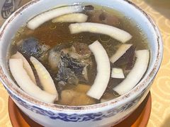 椰子炖乌鸡-小粤楼·怀旧粤菜(万辉国际广场店)