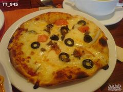 中午50元的&nbsp;SET,包括的&nbsp;PIZZA-BISTROFIORE美伊娜(伊犁南路店)