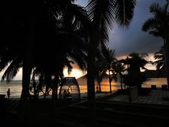 -日落吧·海景咖啡厅·餐酒吧·鸡尾酒·下午茶·乐队表演·浪漫夕阳·三亚文华东方酒店
