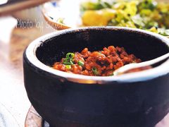 韩国色拉-炼火烤肉店