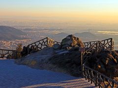 -鬼笑石后山停车场