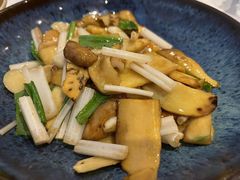 -半山腰·云南菜(侨福芳草地店)