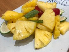 青柠檬拌菠萝-云海肴·汽锅鸡·云南代表菜(东坝金隅店)