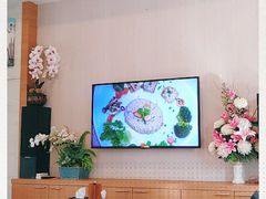 -Chom Cafe and Restaurant