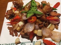 泰式柠檬香叶鸡-云海肴云南菜(花园城店)