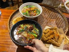 -爆炸头阿姨小四川正宗川味小吃(无任何分店)