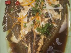 -海派美食·家宴海鲜青岛菜·石锅鲽鱼头(东方城店)