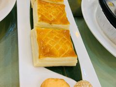 金枕榴莲酥-鹏天阁酒楼·海鲜(红旗店)