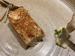 烟熏稻香手工黄油面包-香樟花园法式铁板烧(恒隆广场店)