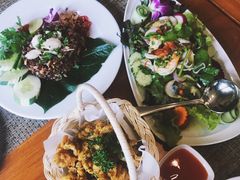 -Chom Cafe and Restaurant