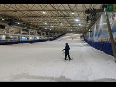 -乔波室内滑雪场