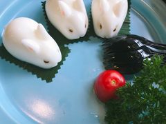 大白兔草莓椰汁糕-一笼小幸运