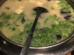 浓浓蛎蝗豆腐汤-95号酱骨·一块豆腐(展春园西路店)