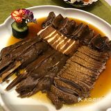 全部是虾肉，弹牙，说明虾很新鲜，配上甜辣酱
