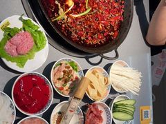 -周小明火锅(黑金冠社区店)