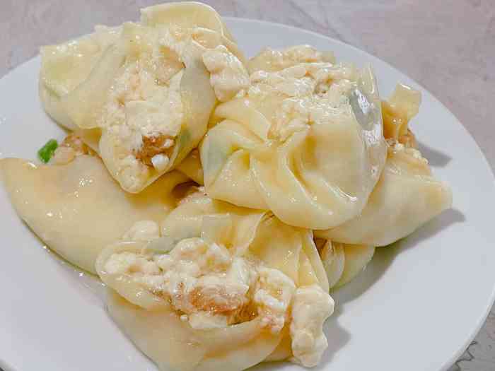 后门坑豆腐馒头店-"【嵊州的汤包】人家的汤包本质上都是嵊州.