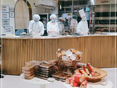 -Yearn Tours妍图(昆山万象汇店)