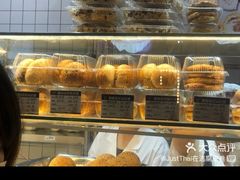 -白玉兰食品甜凤店(合生汇店)
