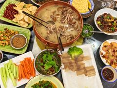 -三锅莊·牦牛肉火锅·香格里拉特色藏餐宴请餐厅(菱角塘路店)