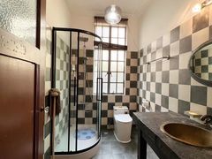 -常熟路(地铁站)