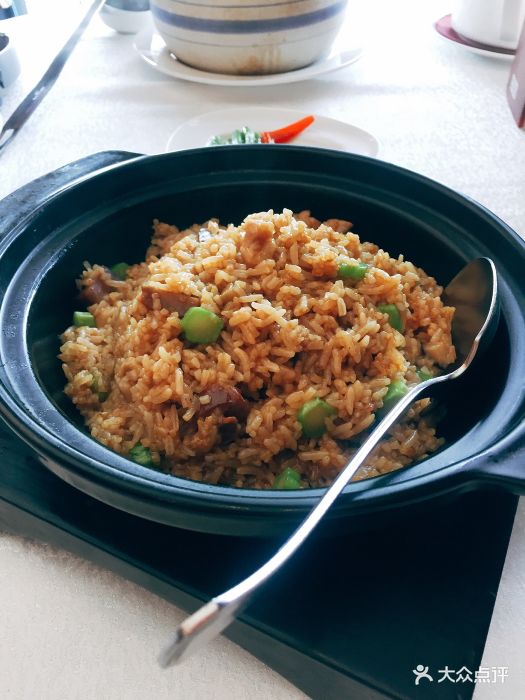 砂锅鲍鱼鸡粒焖饭