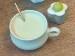 茉莉青葡萄奶盖茶-知亘茶食